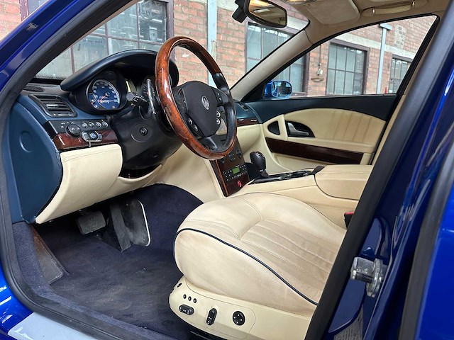 Maserati quattroporte 4.2 v8 400pk 2008 (43.000 km) youngtimer -automaat- - afbeelding 29 van  51