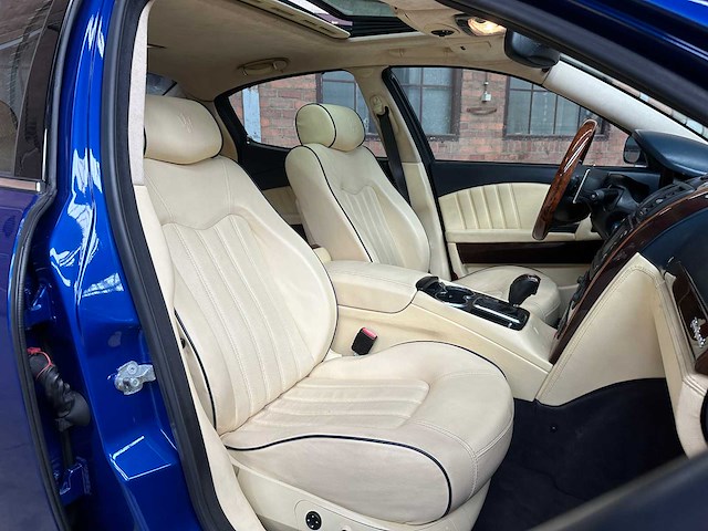 Maserati quattroporte 4.2 v8 400pk 2008 (43.000 km) youngtimer -automaat- - afbeelding 46 van  51