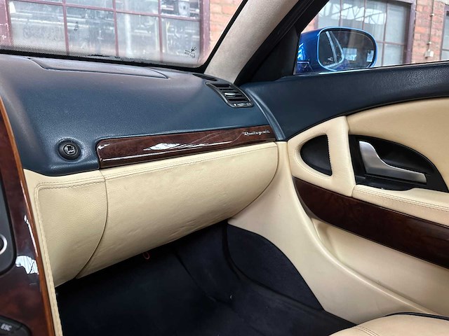 Maserati quattroporte 4.2 v8 400pk 2008 (43.000 km) youngtimer -automaat- - afbeelding 32 van  51