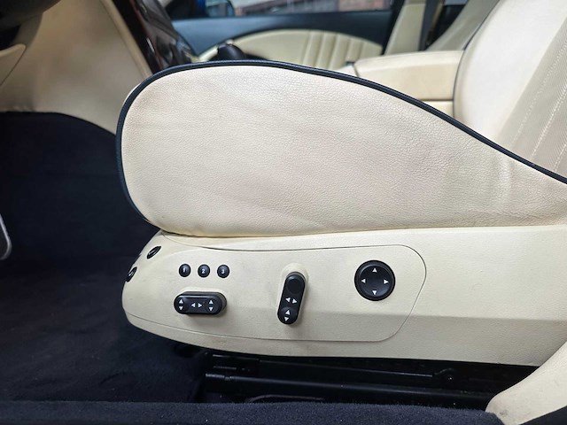 Maserati quattroporte 4.2 v8 400pk 2008 (43.000 km) youngtimer -automaat- - afbeelding 44 van  51