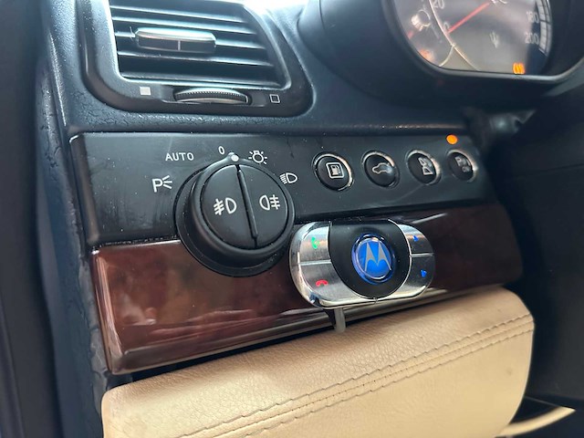 Maserati quattroporte 4.2 v8 400pk 2008 (43.000 km) youngtimer -automaat- - afbeelding 48 van  51