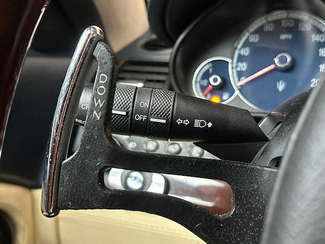 Maserati quattroporte 4.2 v8 400pk 2008 (43.000 km) youngtimer -automaat- - afbeelding 32 van  51