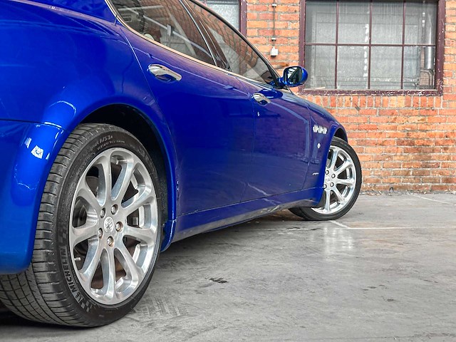 Maserati quattroporte 4.2 v8 400pk 2008 (43.000 km) youngtimer -automaat- - afbeelding 10 van  51