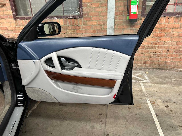 Maserati quattroporte 4.2 v8 401pk 2005 (40.000 km) youngtimer - afbeelding 21 van  33