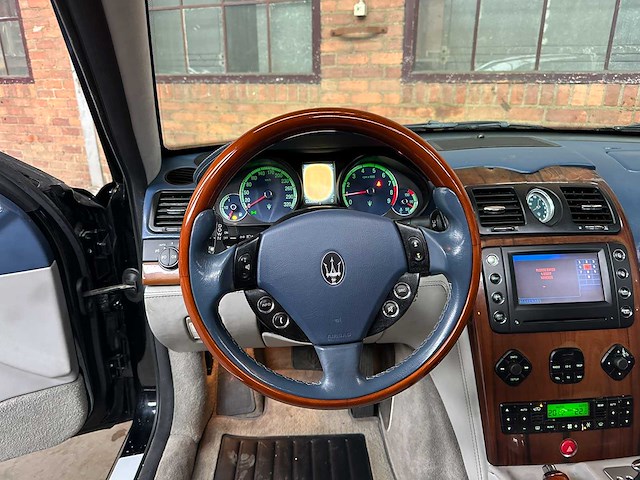 Maserati quattroporte 4.2 v8 401pk 2005 (40.000 km) youngtimer - afbeelding 9 van  39