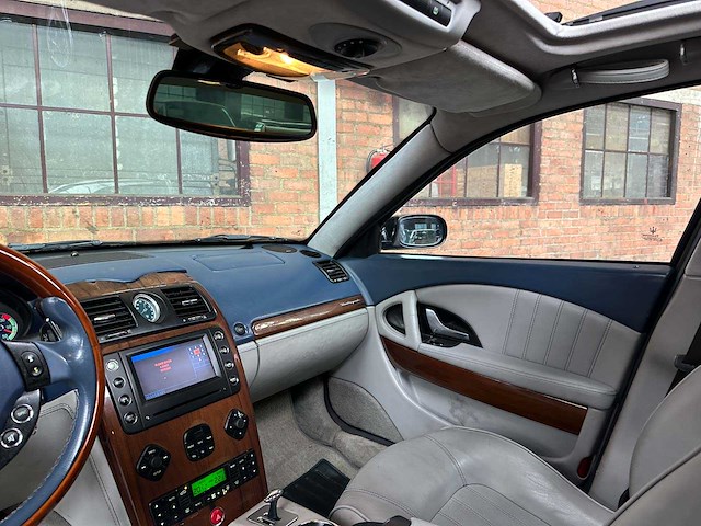 Maserati quattroporte 4.2 v8 401pk 2005 (40.000 km) youngtimer - afbeelding 10 van  39