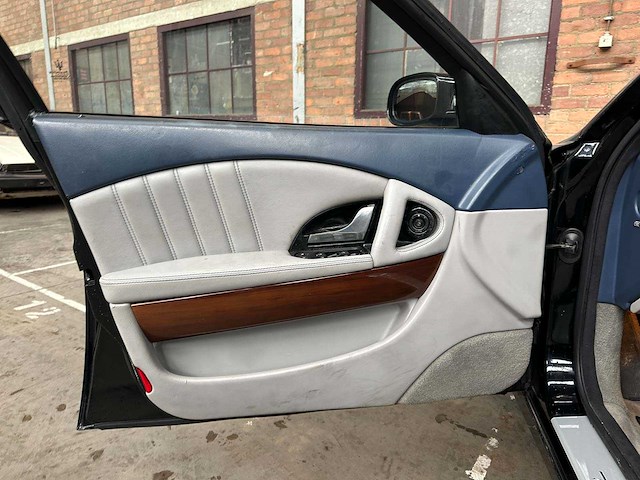 Maserati quattroporte 4.2 v8 401pk 2005 (40.000 km) youngtimer - afbeelding 21 van  39