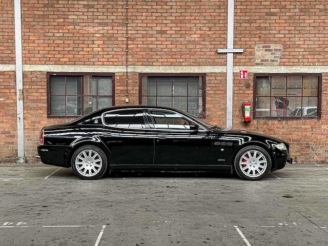 Maserati quattroporte 4.2 v8 401pk 2005 (40.000 km) youngtimer - afbeelding 38 van  39