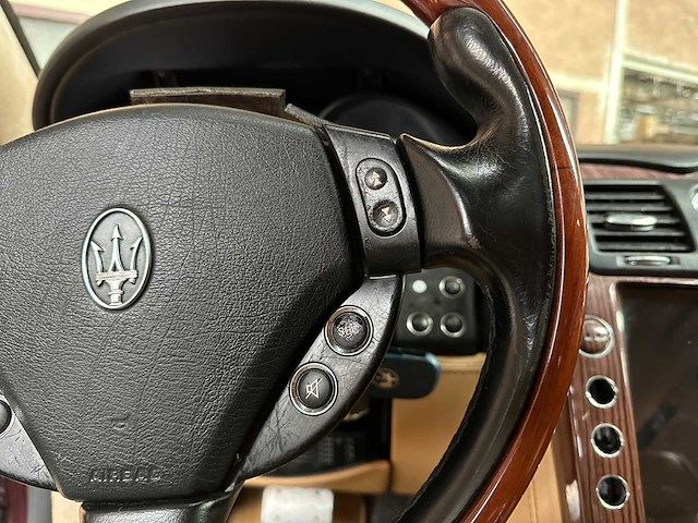 Maserati quattroporte 4.2 v8 401pk 2008 youngtimer - afbeelding 9 van  33
