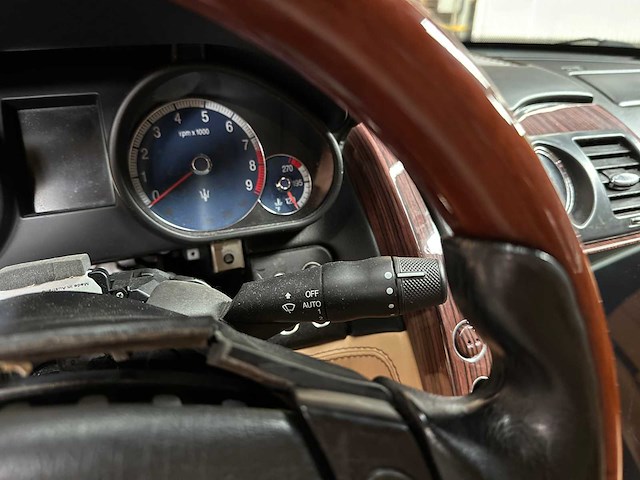 Maserati quattroporte 4.2 v8 401pk 2008 youngtimer - afbeelding 11 van  30