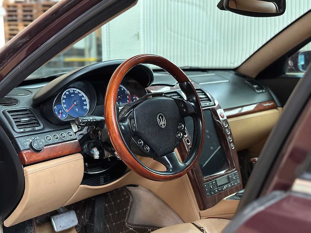 Maserati quattroporte 4.2 v8 401pk 2008 youngtimer - afbeelding 4 van  33
