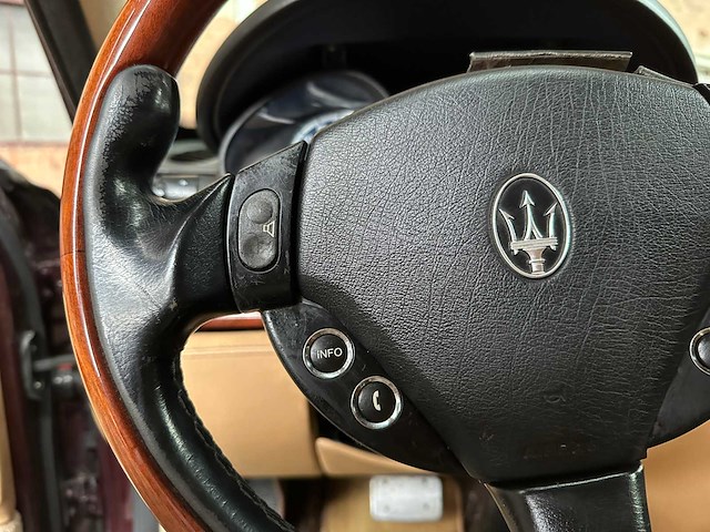 Maserati quattroporte 4.2 v8 401pk 2008 youngtimer - afbeelding 8 van  33