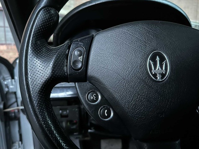 Maserati quattroporte 4.2 v8 440pk 2009 facelift youngtimer - afbeelding 8 van  30