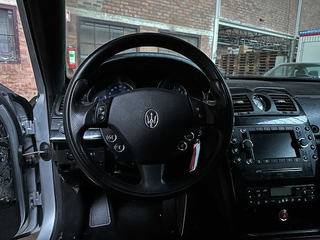 Maserati quattroporte 4.2 v8 440pk 2009 facelift youngtimer - afbeelding 4 van  26