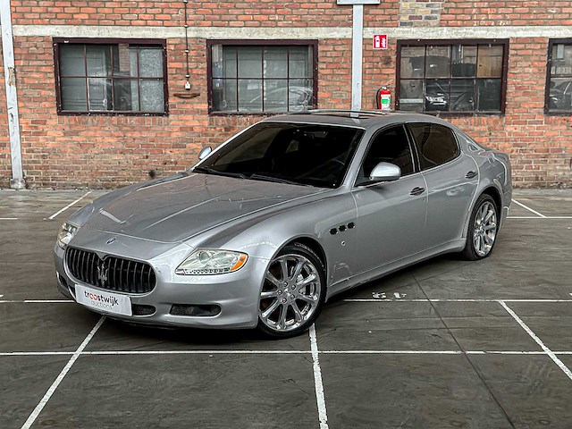 Maserati quattroporte 4.2 v8 440pk 2009 facelift youngtimer - afbeelding 14 van  17
