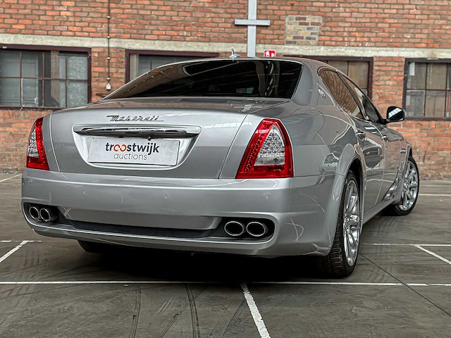 Maserati quattroporte 4.2 v8 440pk 2009 facelift youngtimer - afbeelding 12 van  17