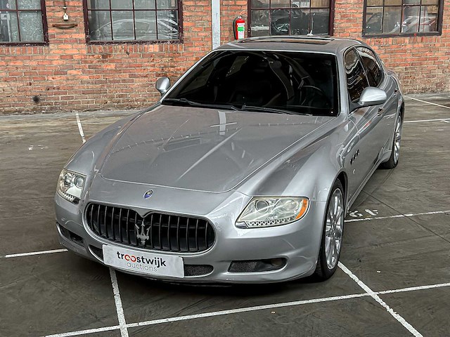 Maserati quattroporte 4.2 v8 440pk 2009 facelift youngtimer - afbeelding 13 van  15