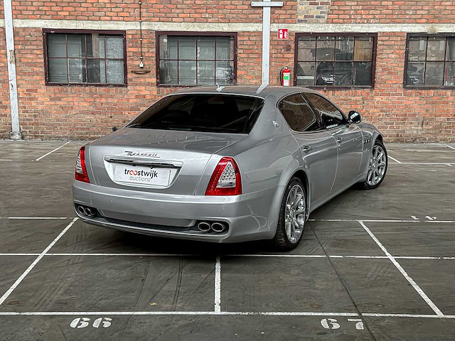 Maserati quattroporte 4.2 v8 440pk 2009 facelift youngtimer - afbeelding 14 van  15