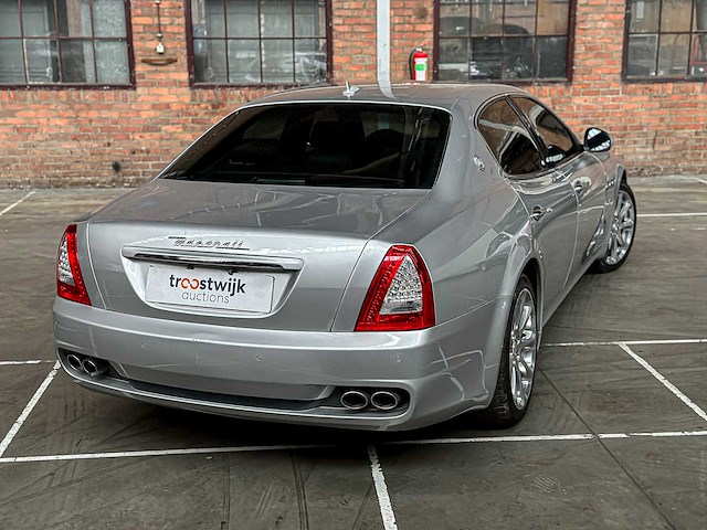 Maserati quattroporte 4.2 v8 440pk 2009 facelift youngtimer - afbeelding 2 van  30