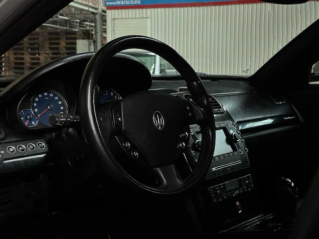 Maserati quattroporte 4.2 v8 440pk 2009 facelift youngtimer - afbeelding 3 van  30