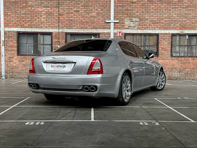 Maserati quattroporte 4.2 v8 440pk 2009 facelift youngtimer - afbeelding 21 van  30