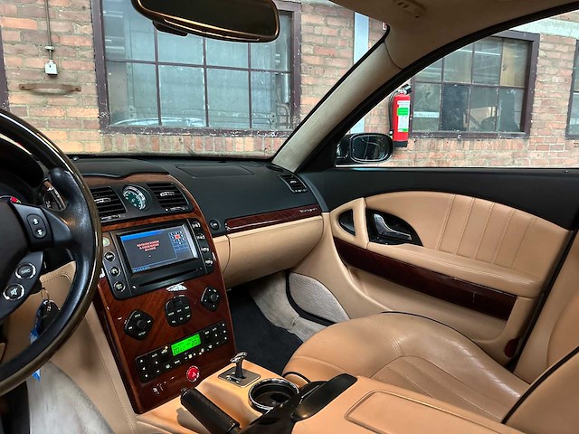 Maserati quattroporte 4.2 v8 duo select 400pk 2006, l-851-rk youngtimer - afbeelding 22 van  47