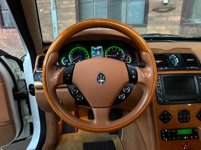 Maserati quattroporte 4.2 v8 executive gt 401pk 2007 youngtimer - afbeelding 15 van  49