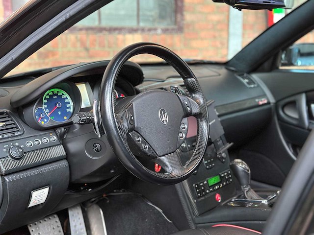 Maserati quattroporte 4.2 v8 sport gt 401pk zf 2007 -youngtimer- - afbeelding 11 van  35