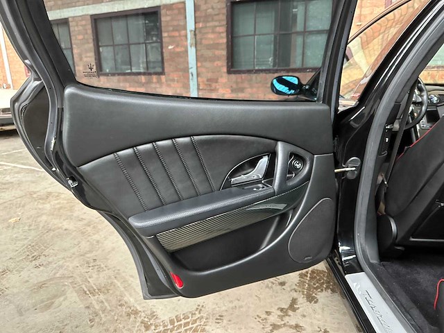 Maserati quattroporte 4.2 v8 sport gt 401pk zf 2007 -youngtimer- - afbeelding 22 van  35