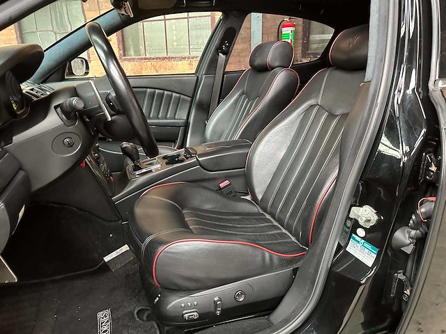 Maserati quattroporte 4.2 v8 sport gt 401pk zf 2007 -youngtimer- - afbeelding 30 van  42