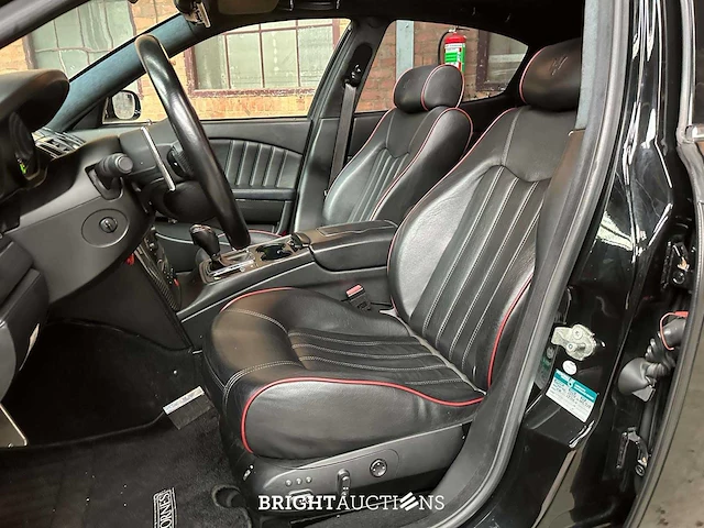 Maserati quattroporte 4.2 v8 sport gt 401pk zf 2007 -youngtimer- - afbeelding 35 van  45