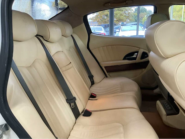 Maserati quattroporte 4.2 v8 zf | 400 pk | 2007 | youngtimer | schuifdak | navigatie | climatronic | btw auto - afbeelding 40 van  58