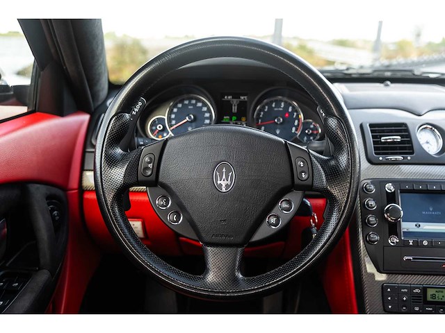 Maserati quattroporte 4.7 v8 440pk sport gts car 2010 - afbeelding 12 van  250
