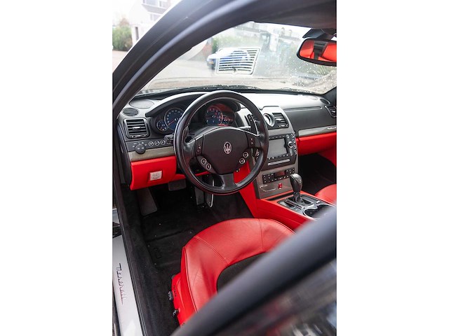 Maserati quattroporte 4.7 v8 440pk sport gts car 2010 - afbeelding 166 van  250