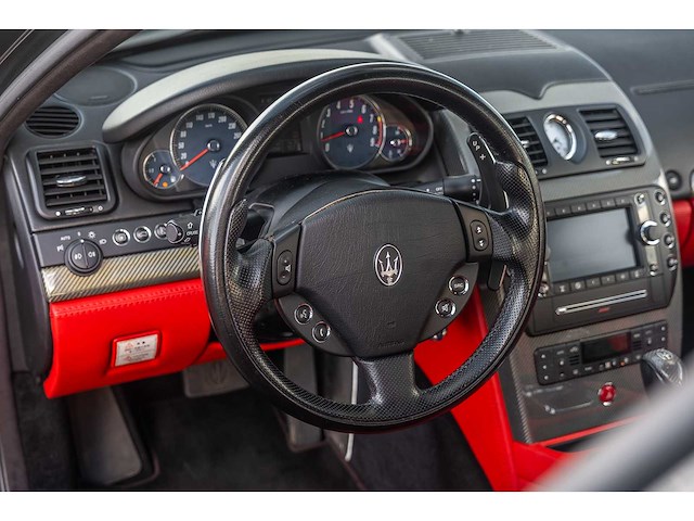Maserati quattroporte 4.7 v8 440pk sport gts car 2010 - afbeelding 9 van  250
