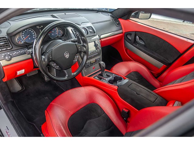 Maserati quattroporte 4.7 v8 440pk sport gts car 2010 - afbeelding 7 van  250