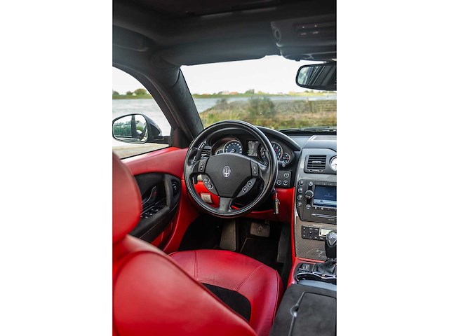 Maserati quattroporte 4.7 v8 440pk sport gts car 2010 - afbeelding 14 van  250