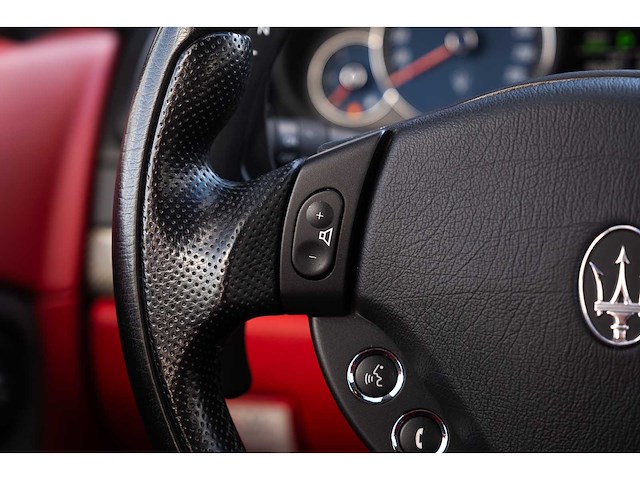 Maserati quattroporte 4.7 v8 440pk sport gts car 2010 - afbeelding 17 van  250