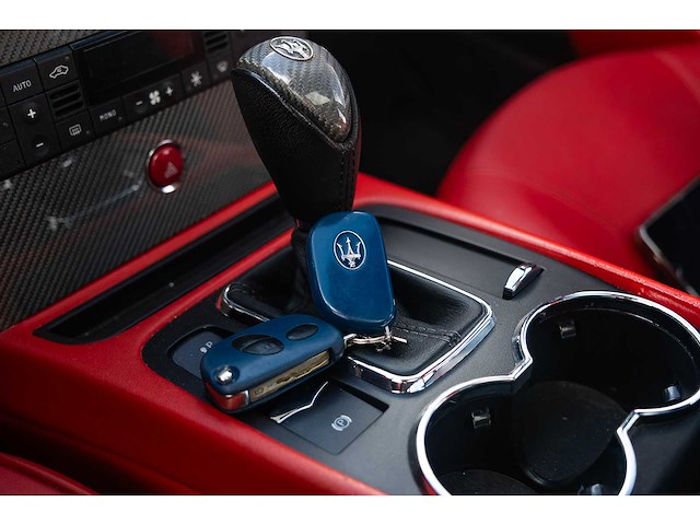 Maserati quattroporte 4.7 v8 440pk sport gts car 2010 - afbeelding 167 van  250