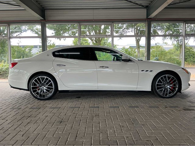 Maserati quattroporte gts 3.8 v8 531hp 2013 (carbon) (29,000 km) btw auto - afbeelding 2 van  42