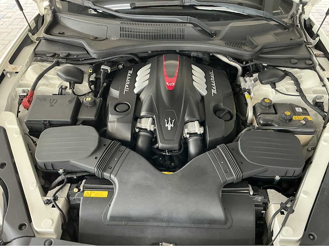 Maserati quattroporte gts 3.8 v8 531hp 2013 (carbon) (29,000 km) btw auto - afbeelding 19 van  42