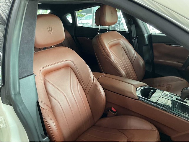Maserati quattroporte gts 3.8 v8 531hp 2013 (carbon) (29,000 km) btw auto - afbeelding 31 van  42