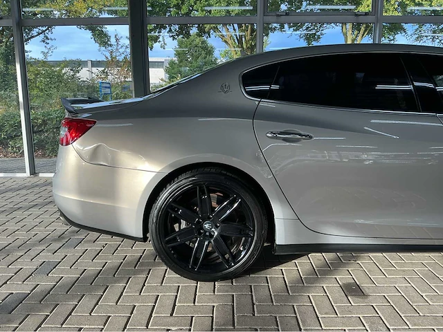 Maserati quattroporte gts — pure italiaanse power 530 pk • v8 twin-turbo • btw auto - afbeelding 2 van  37