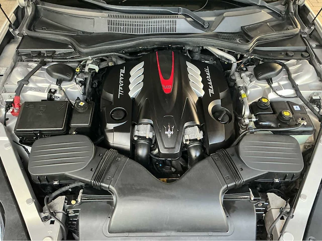 Maserati quattroporte gts — pure italiaanse power 530 pk • v8 twin-turbo • btw auto - afbeelding 7 van  37