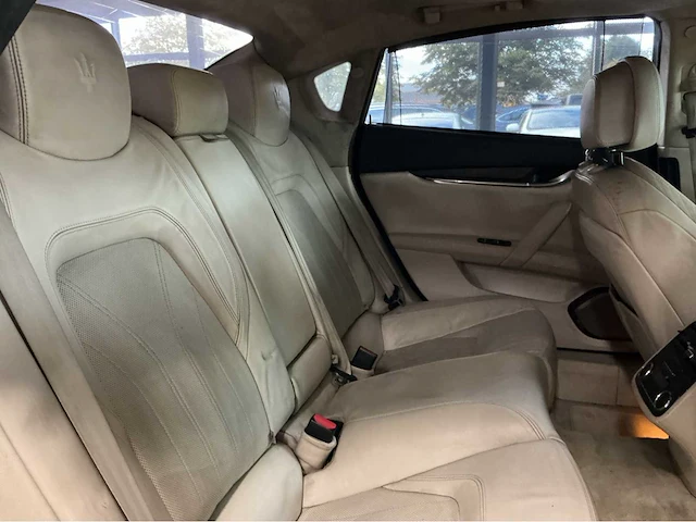 Maserati quattroporte gts — pure italiaanse power 530 pk • v8 twin-turbo • btw auto - afbeelding 27 van  37