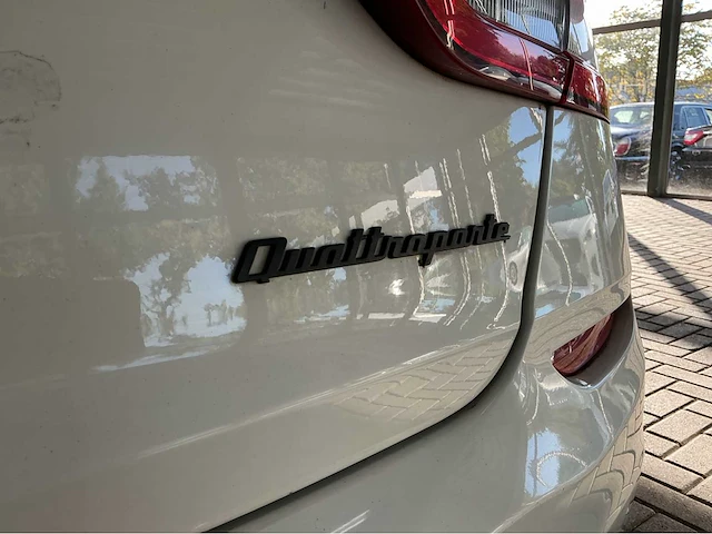 Maserati quattroporte s q4 404 pk 2015 btw auto - afbeelding 2 van  38
