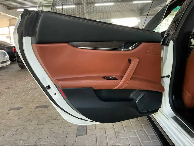 Maserati quattroporte s q4 404 pk 2015 btw auto - afbeelding 26 van  38