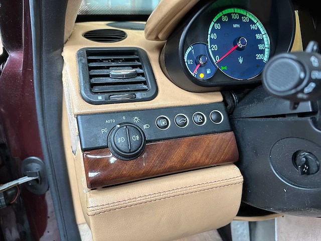 Maserati quattroporte sport gt 400pk 2006 youngtimer - afbeelding 20 van  43