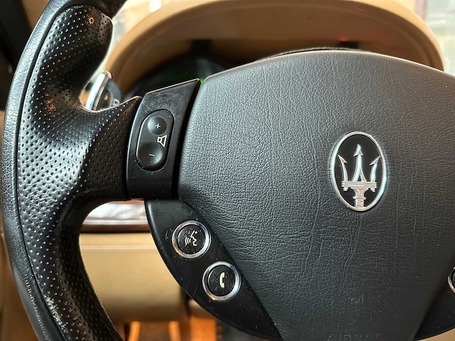 Maserati quattroporte sport gt 400pk 2006 youngtimer - afbeelding 14 van  43