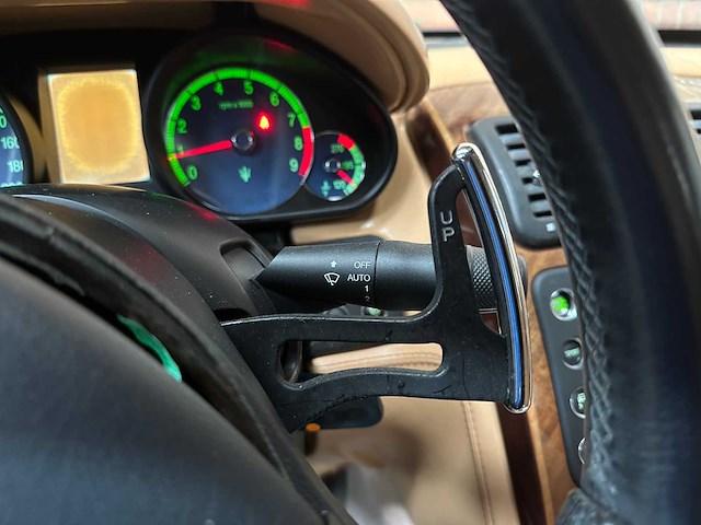 Maserati quattroporte sport gt 400pk 2006 youngtimer - afbeelding 13 van  38